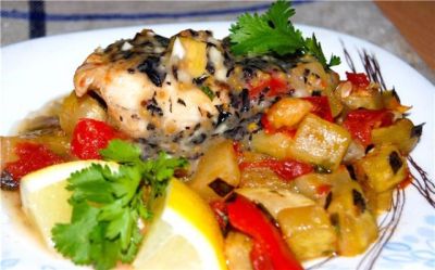 Изображение рецепта ''Камбала с овощами под чесночно-базиликовым соусом''