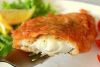 Готовую рыбу выложите на бумажные салфетки, чтобы избавиться от лишнего жира. Подавать рыбное филе в кляре можно как горячей, так и холодной, но в горячем виде все-таки вкуснее. Приятного аппетита!