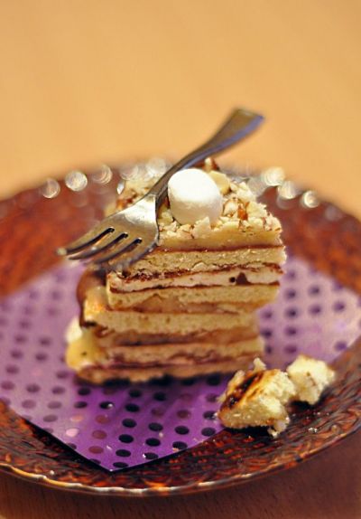 Изображение рецепта ''''Жареный'' торт с ирисками, шоколадом и маршмеллоу''