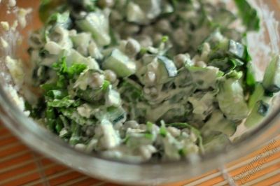 Изображение рецепта ''Салат с огурцами, зелёным горошком и яйцами''
