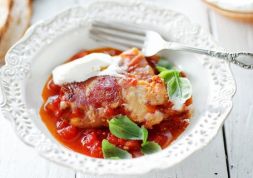 Изображение рецепта Курица тушенная с томатами и луком