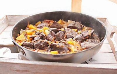 Изображение рецепта Куриная печень с тыквой и яблоками