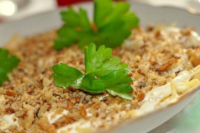 Изображение рецепта ''Слоеный салат с курицей и грецкими орехами''