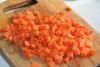 Морковь отварить и порезать кубиками.