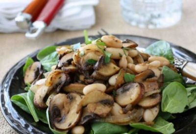 Изображение рецепта ''Простой салат с жареными грибами''