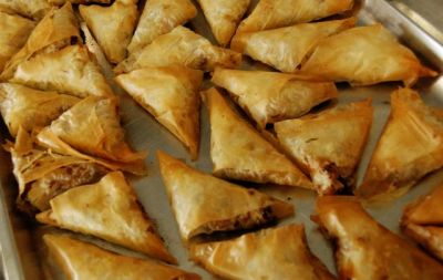 Изображение рецепта Хрустящие конвертики с перепелками и грушей