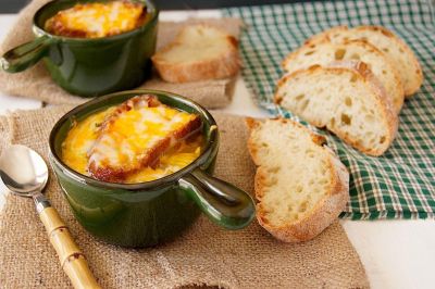 Изображение рецепта ''Французский луковый суп с сыром грюйер''