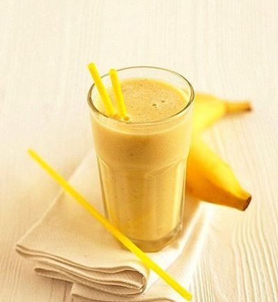 Изображение рецепта ''Молочный коктейль с бананом и овсяными хлопьями''