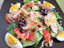 Изображение рецепта Фирменный салат Пикантэ! с курицей и медово-горчичной заправкой