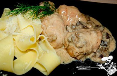 Подайте с картошкой, рисом или пастой, посыпав зеленым укропом.