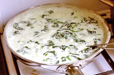 Изображение рецепта ''Суп из дорблю с листовым шпинатом и сухариками''