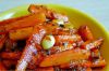 Пока свинина (http://www.edasla.ru/recipe/944) в духовке, на сковороду - немного растительного масла и на маленьком огне припустите морковь. Морковь должна быть как провяленная – плотная внутри и покрыта глазурью.
Когда мясо достанете из рукава - сок, оставшийся в нем, добавьте к моркови.
Тушите ещё пару минут, попробуйте на вкус. Если необходимо - ещё подкислите лимоном. 