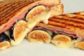 Изображение рецепта Бутерброд с ветчиной, сыром и инжиром