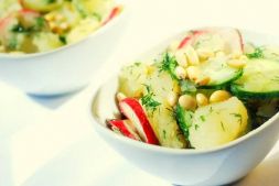 Изображение рецепта Салат с редисом, огурцами и картофелем