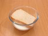 Хлеб замочите в молоке. Я обычно режу хлеб кусочками и заливаю молоком.