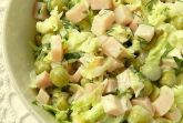 Изображение рецепта Салат из капусты с ветчиной и горошком
