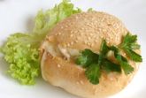 Изображение рецепта Горячие булочки с консервированной рыбой и сыром