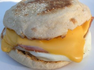 Изображение рецепта ''Сэндвич с яйцом в микроволновке за 2 минуты''